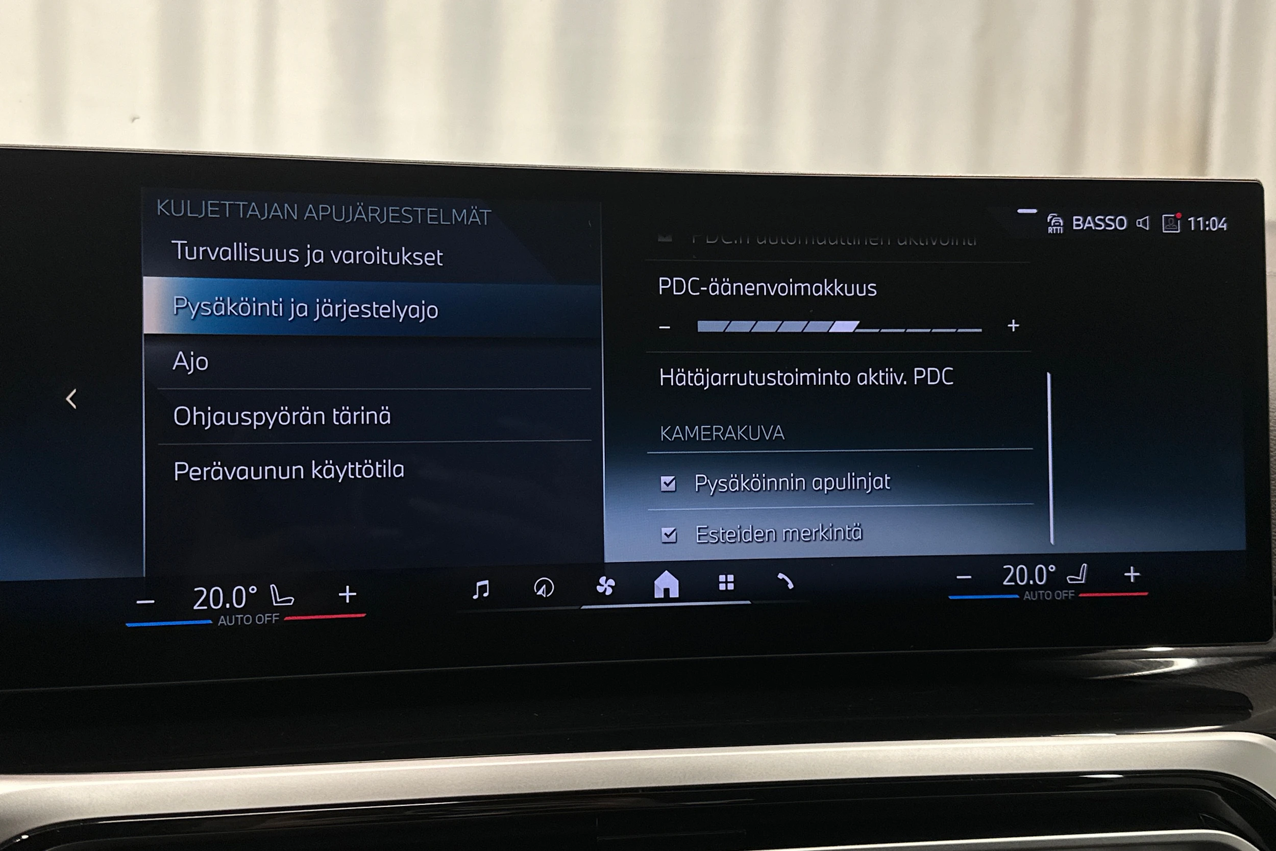 musta BMW i4 2023 kuva 23.