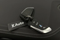 musta BMW i4 2023 kuva 39.