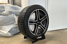 oranssi BMW i4 2023 kuva 13.