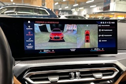 oranssi BMW i4 2023 kuva 20.