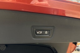 oranssi BMW i4 2023 kuva 34.