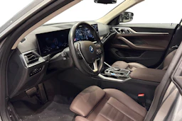 harmaa BMW i4 2023 kuva 3.