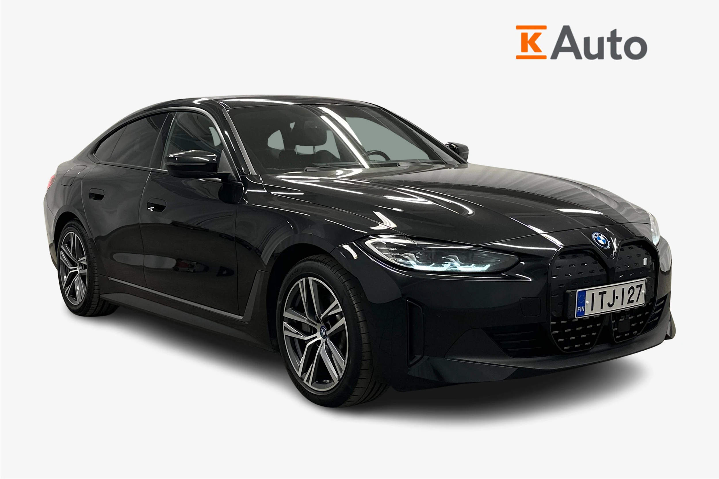 musta BMW i4 2023 kuva 1.