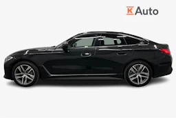 musta BMW i4 2023 kuva 5.