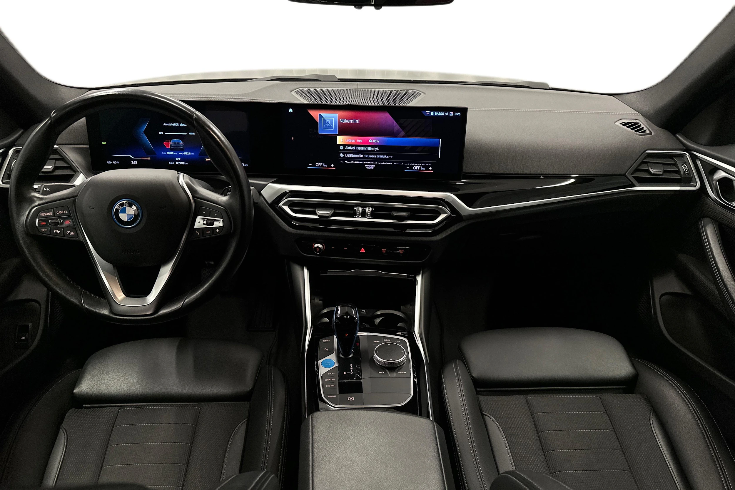 musta BMW i4 2023 kuva 7.