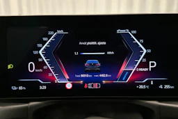 musta BMW i4 2023 kuva 13.