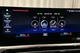 musta BMW i4 2023 kuva 32.