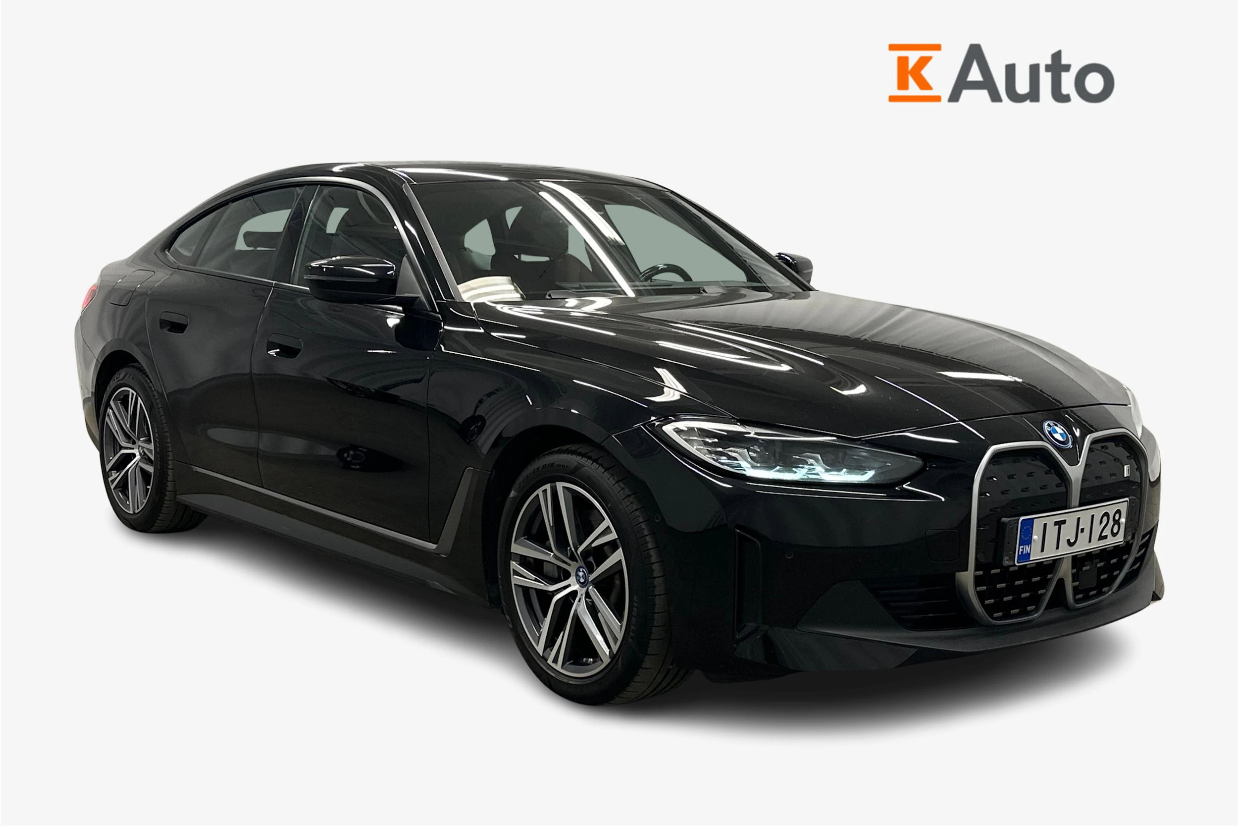 musta BMW i4 2023 kuva 1.