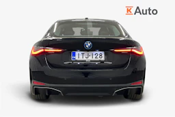 musta BMW i4 2023 kuva 3.