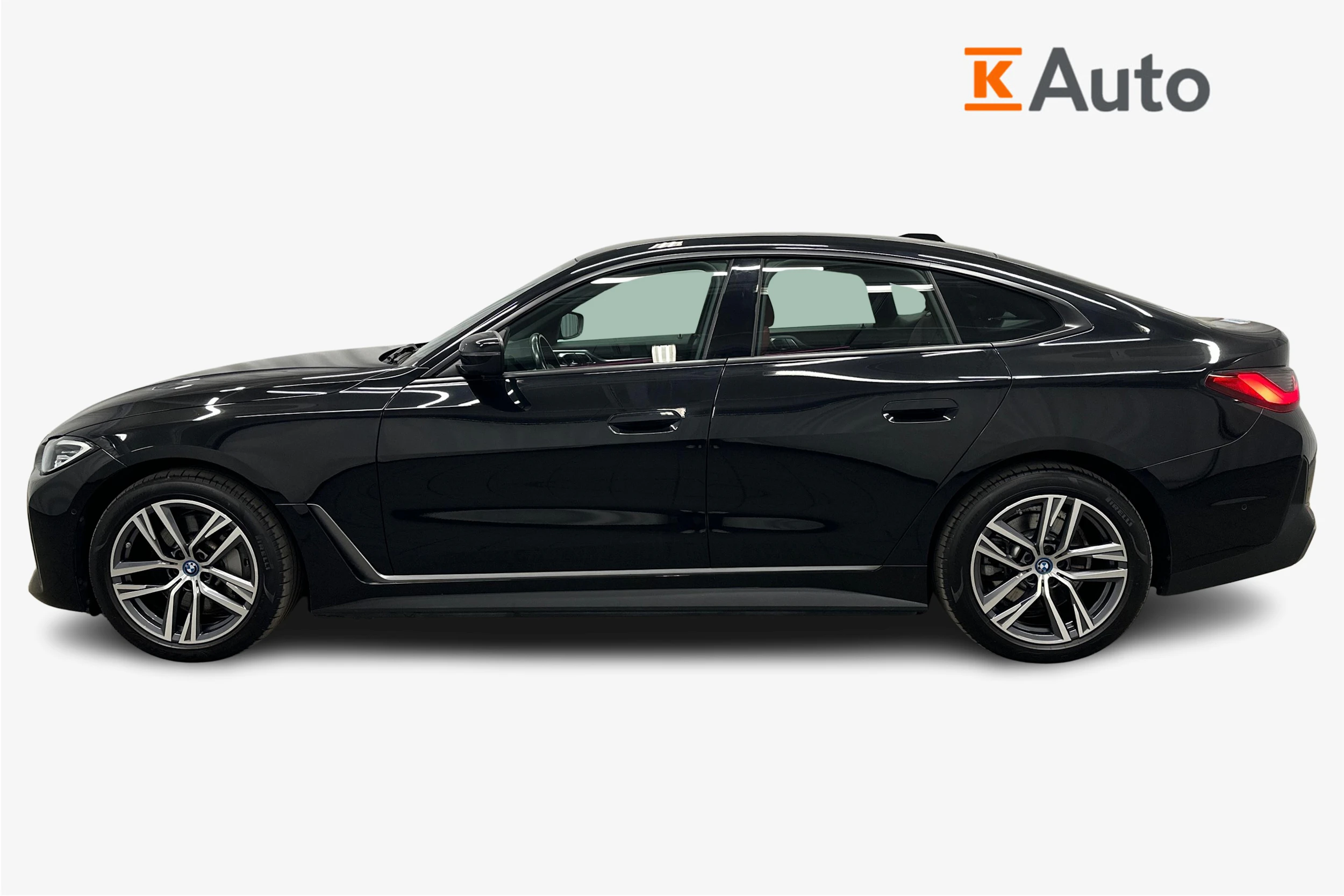 musta BMW i4 2023 kuva 5.