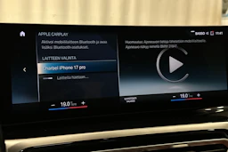 musta BMW i4 2023 kuva 21.