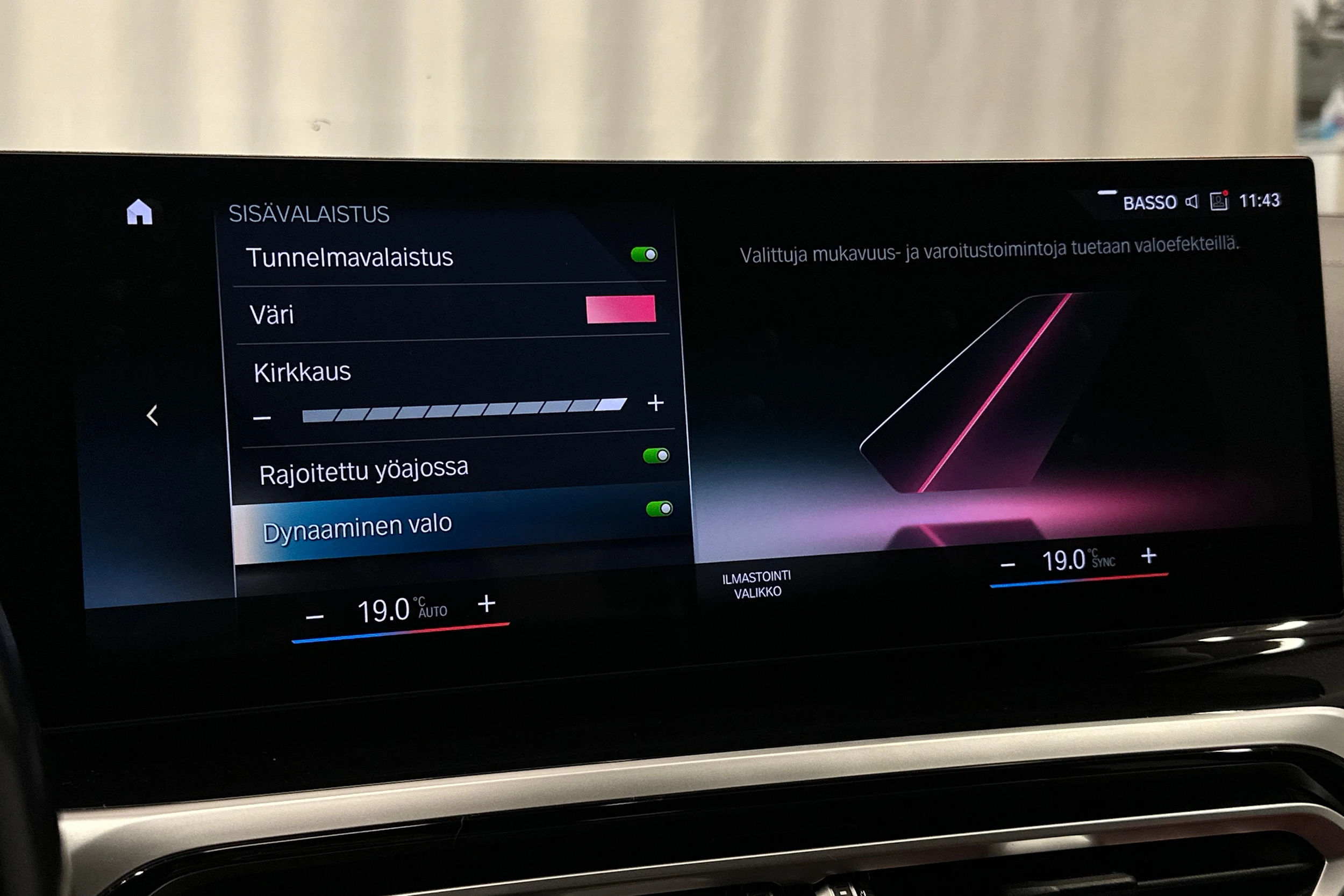 musta BMW i4 2023 kuva 25.