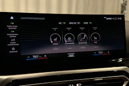 musta BMW i4 2023 kuva 26.