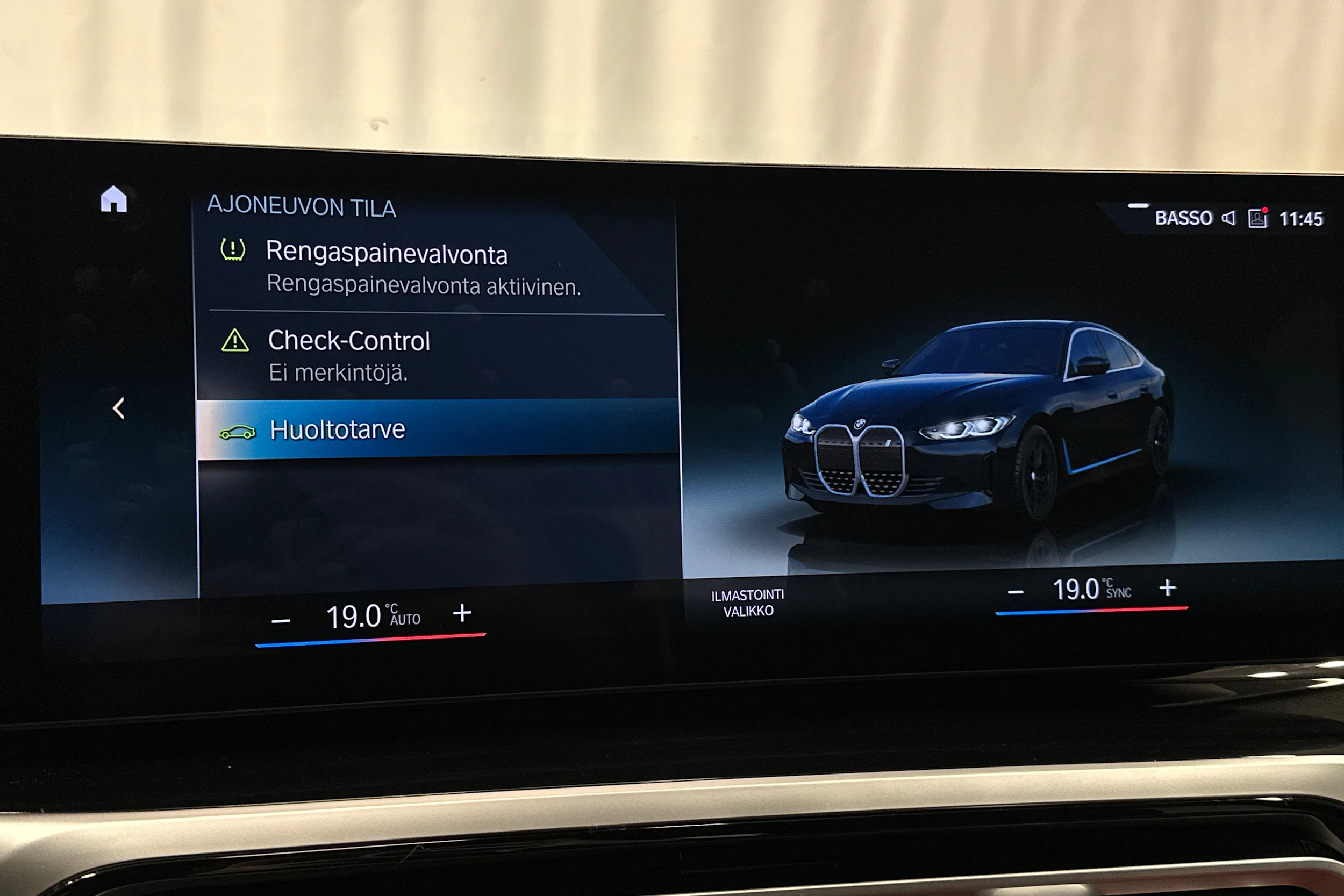 musta BMW i4 2023 kuva 31.