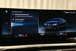 musta BMW i4 2023 kuva 31.