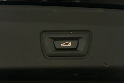 musta BMW i4 2023 kuva 39.