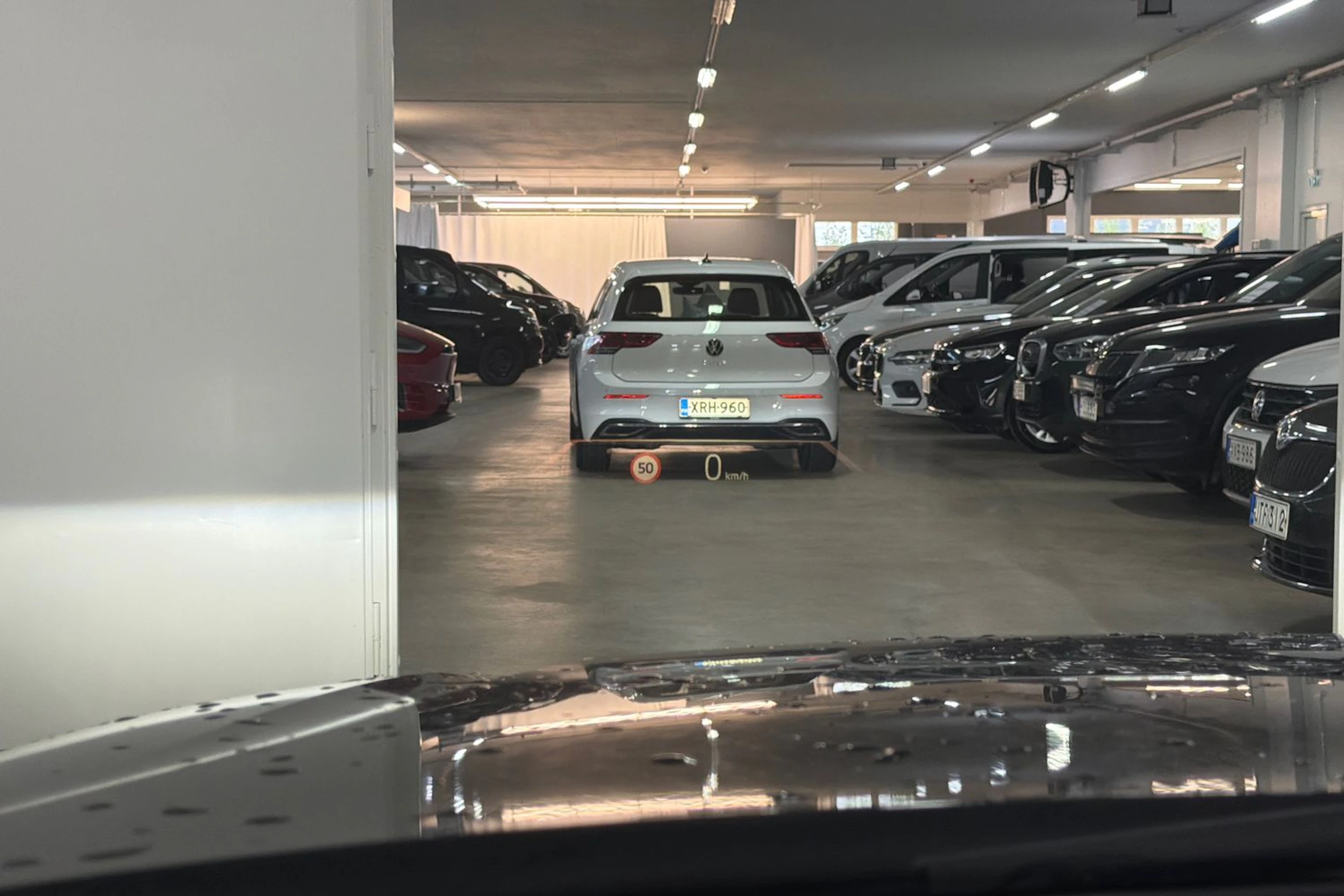 musta BMW i4 2024 kuva 4.