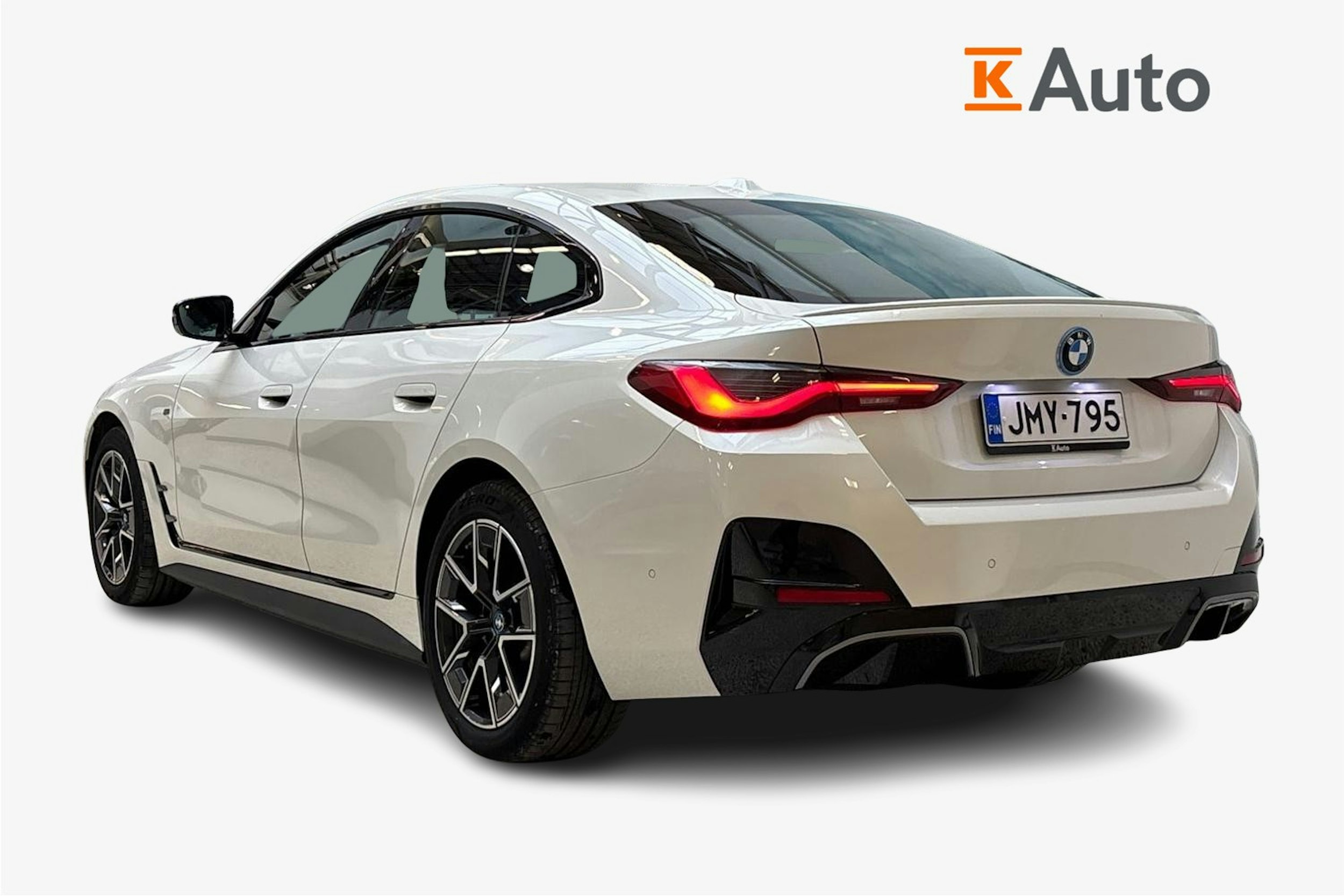 valkoinen BMW i4 M50 2023 kuva 2.