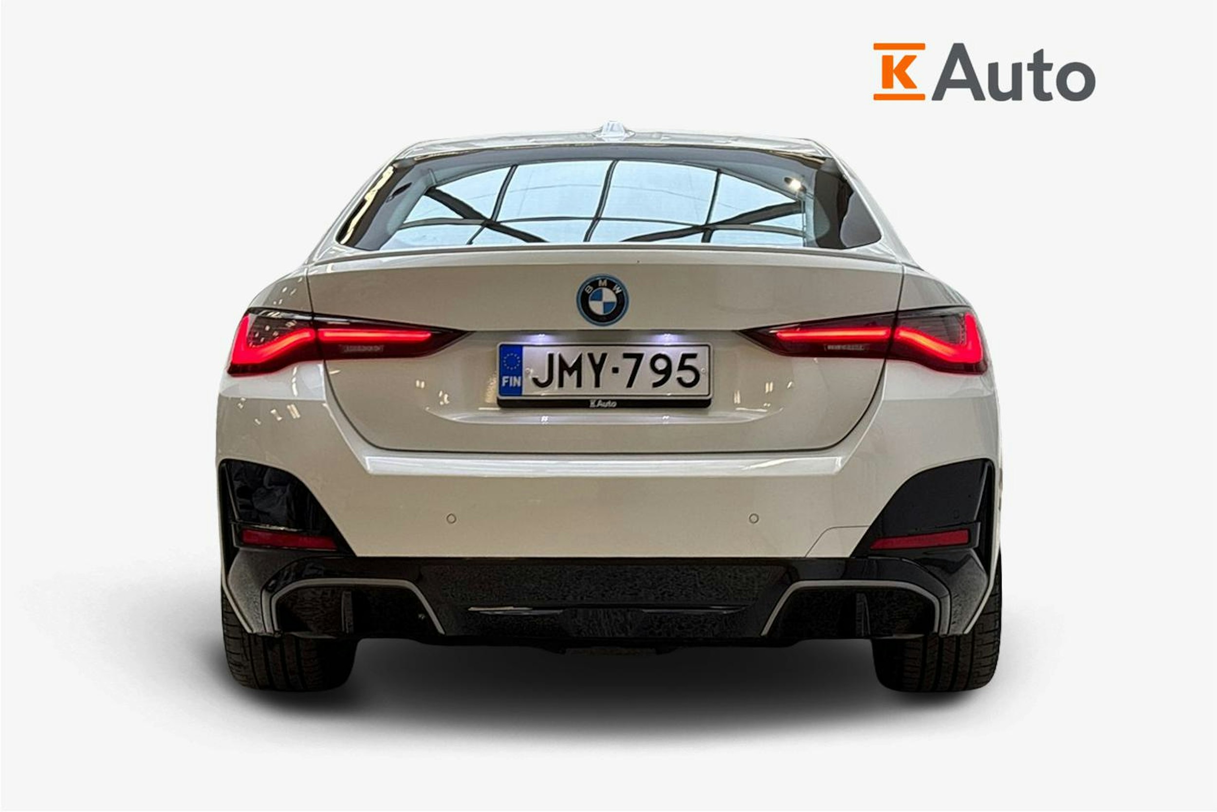 valkoinen BMW i4 M50 2023 kuva 3.