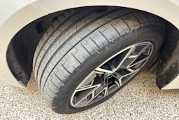 valkoinen BMW i4 M50 2023 kuva 10.