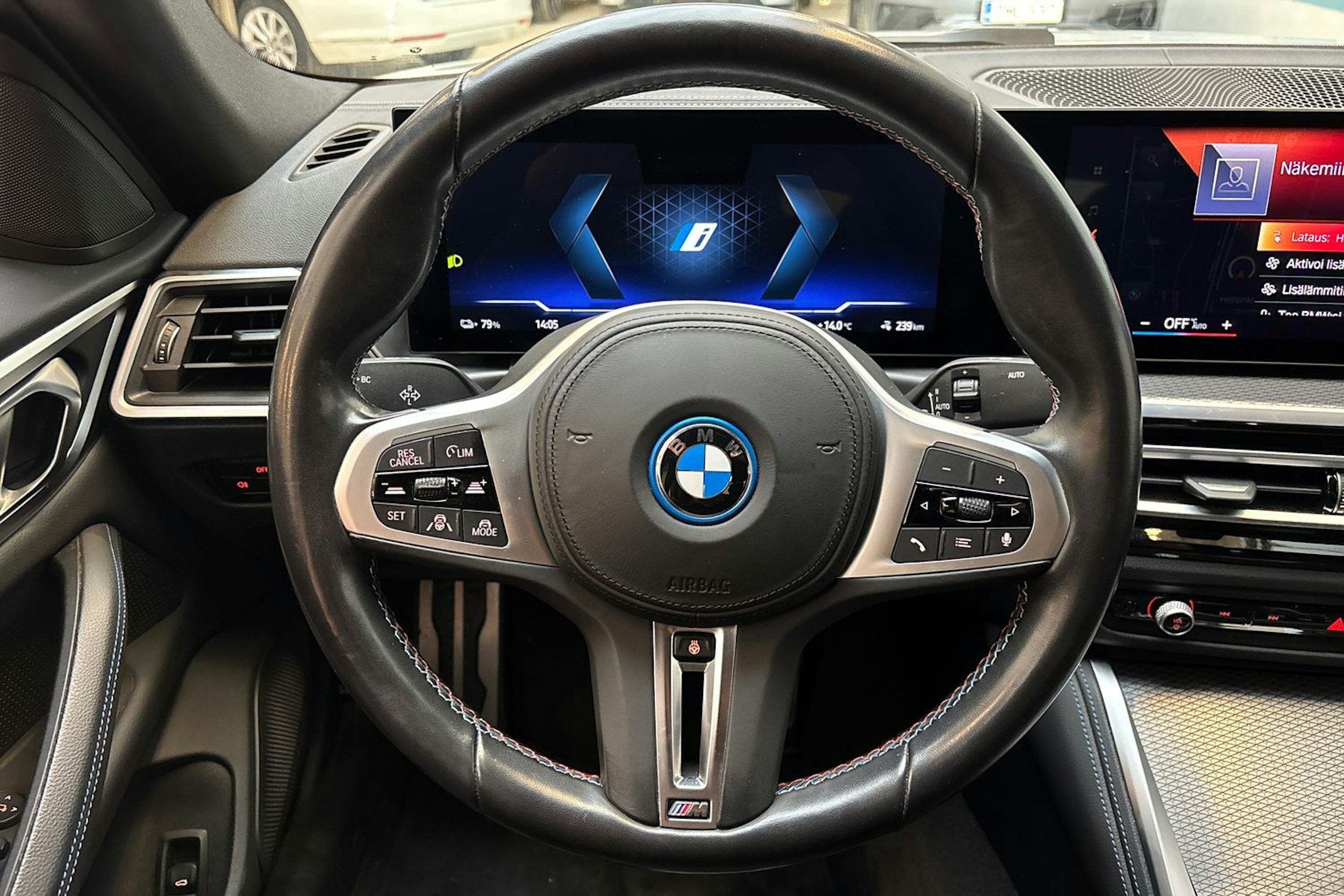 valkoinen BMW i4 M50 2023 kuva 22.