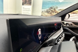valkoinen BMW i4 M50 2023 kuva 26.