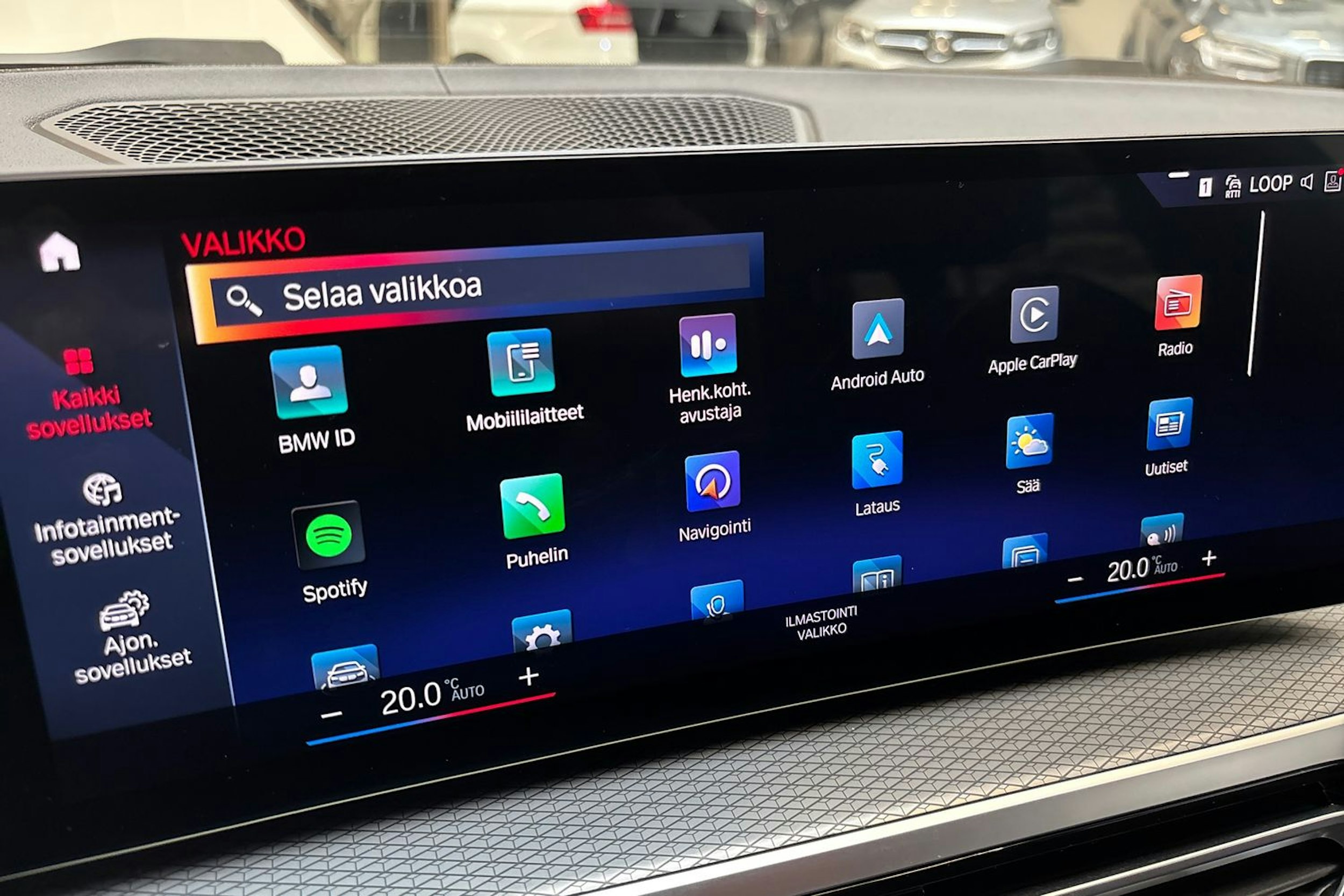 valkoinen BMW i4 M50 2023 kuva 32.