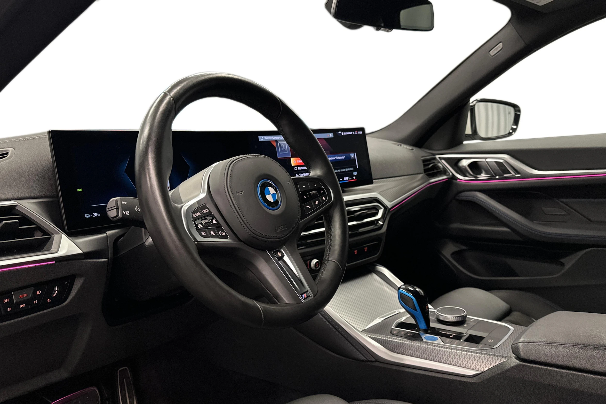 valkoinen BMW i4 2023 kuva 8.