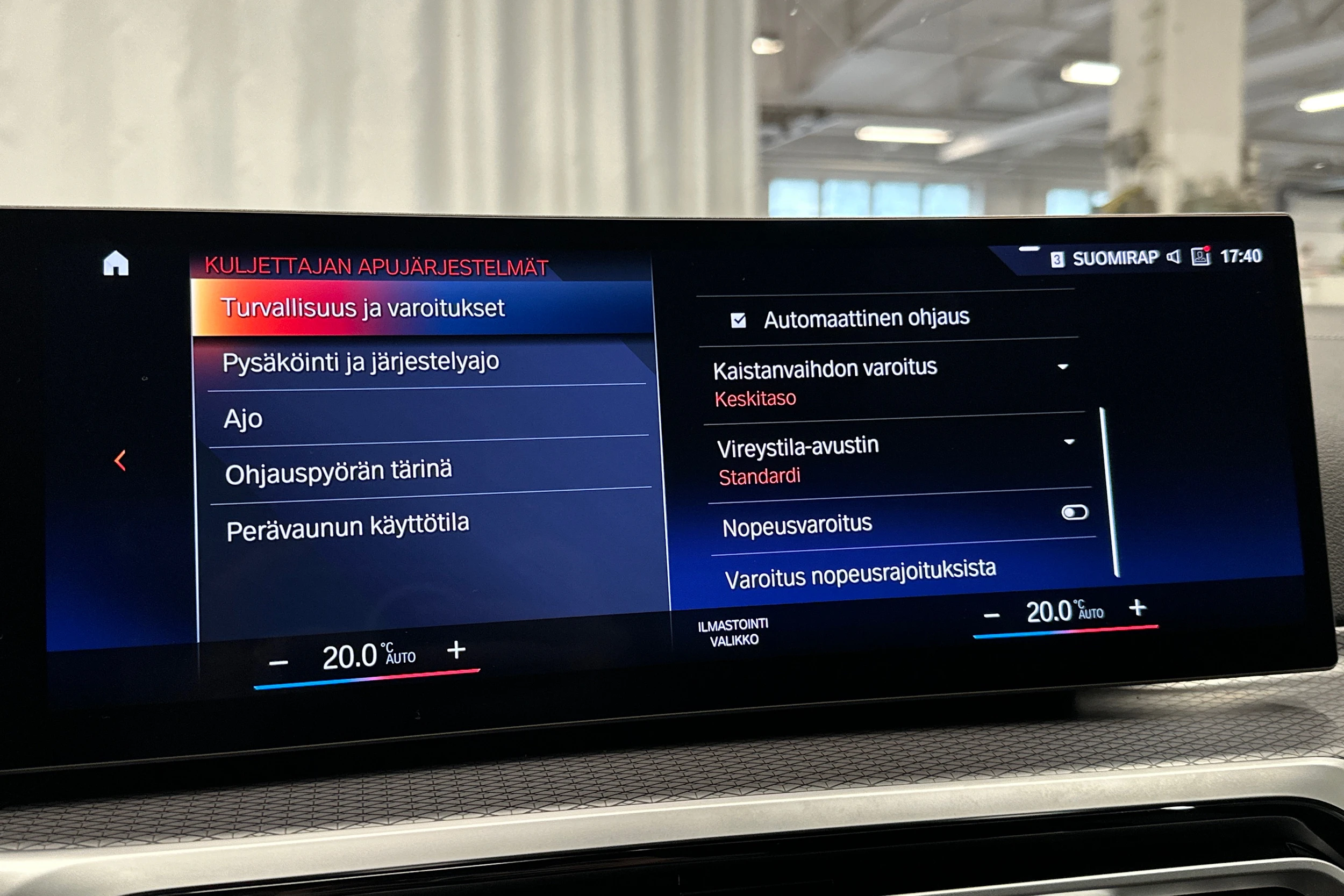 valkoinen BMW i4 2023 kuva 29.
