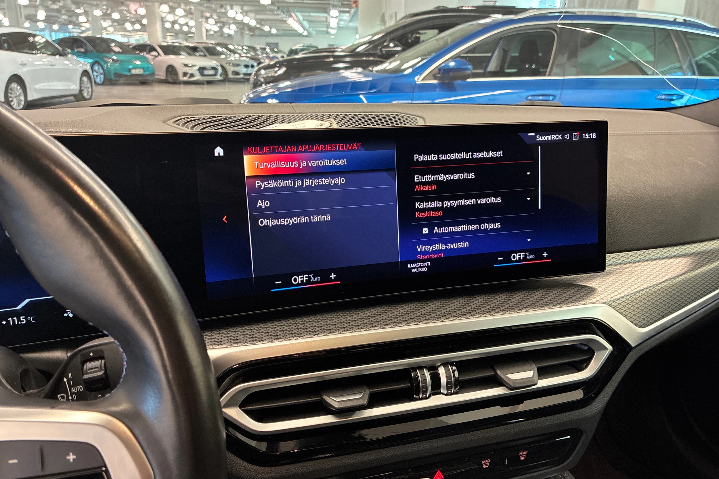 Sininen BMW i4 M50 2023 kuva 18.