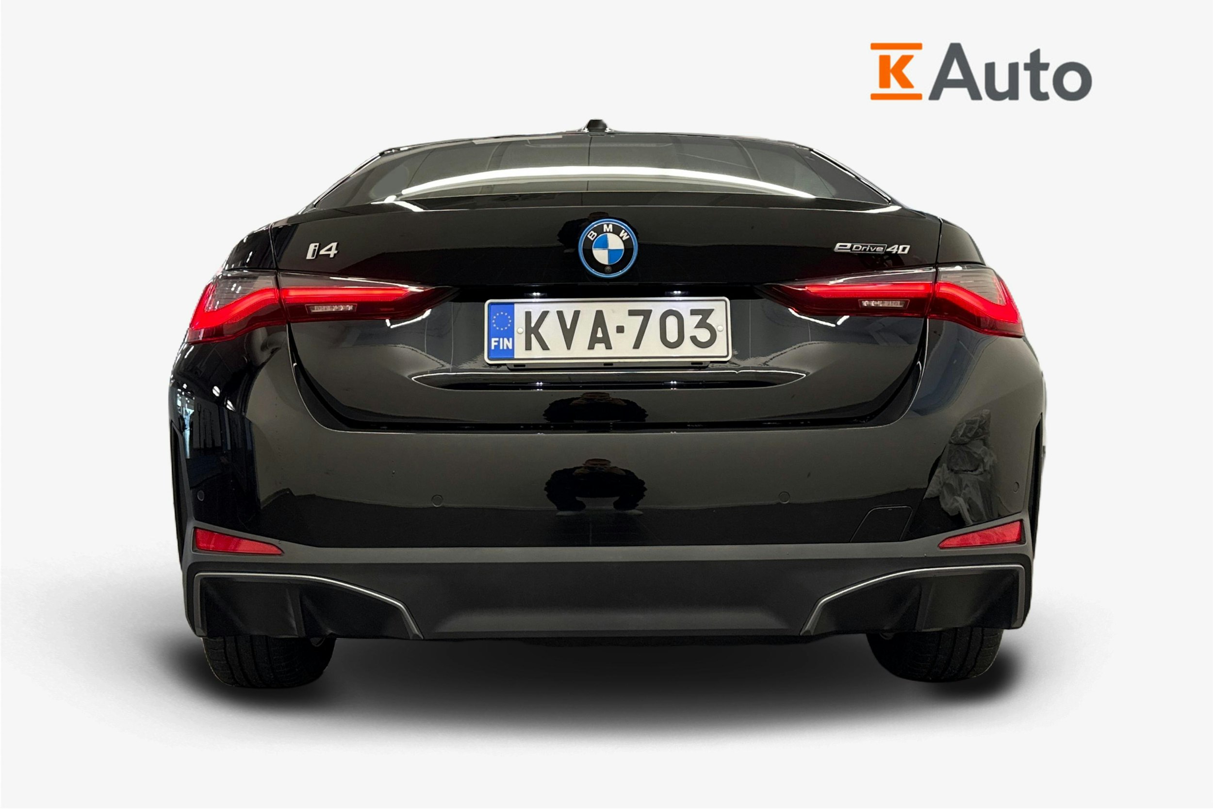 musta BMW i4 2023 kuva 3.