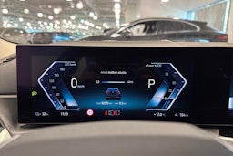 musta BMW i4 2023 kuva 14.