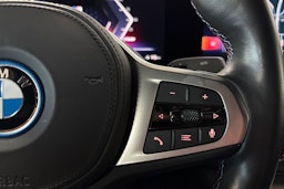 valkoinen BMW i4 2023 kuva 18.