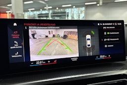 valkoinen BMW i4 2023 kuva 20.