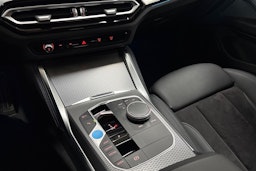 valkoinen BMW i4 2023 kuva 25.