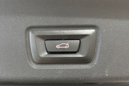 valkoinen BMW i4 2023 kuva 31.