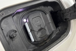 valkoinen BMW i4 2023 kuva 33.