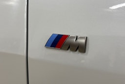 valkoinen BMW i4 2023 kuva 34.