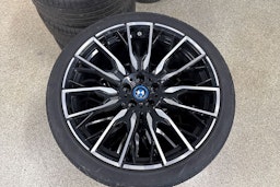 valkoinen BMW i4 2023 kuva 36.