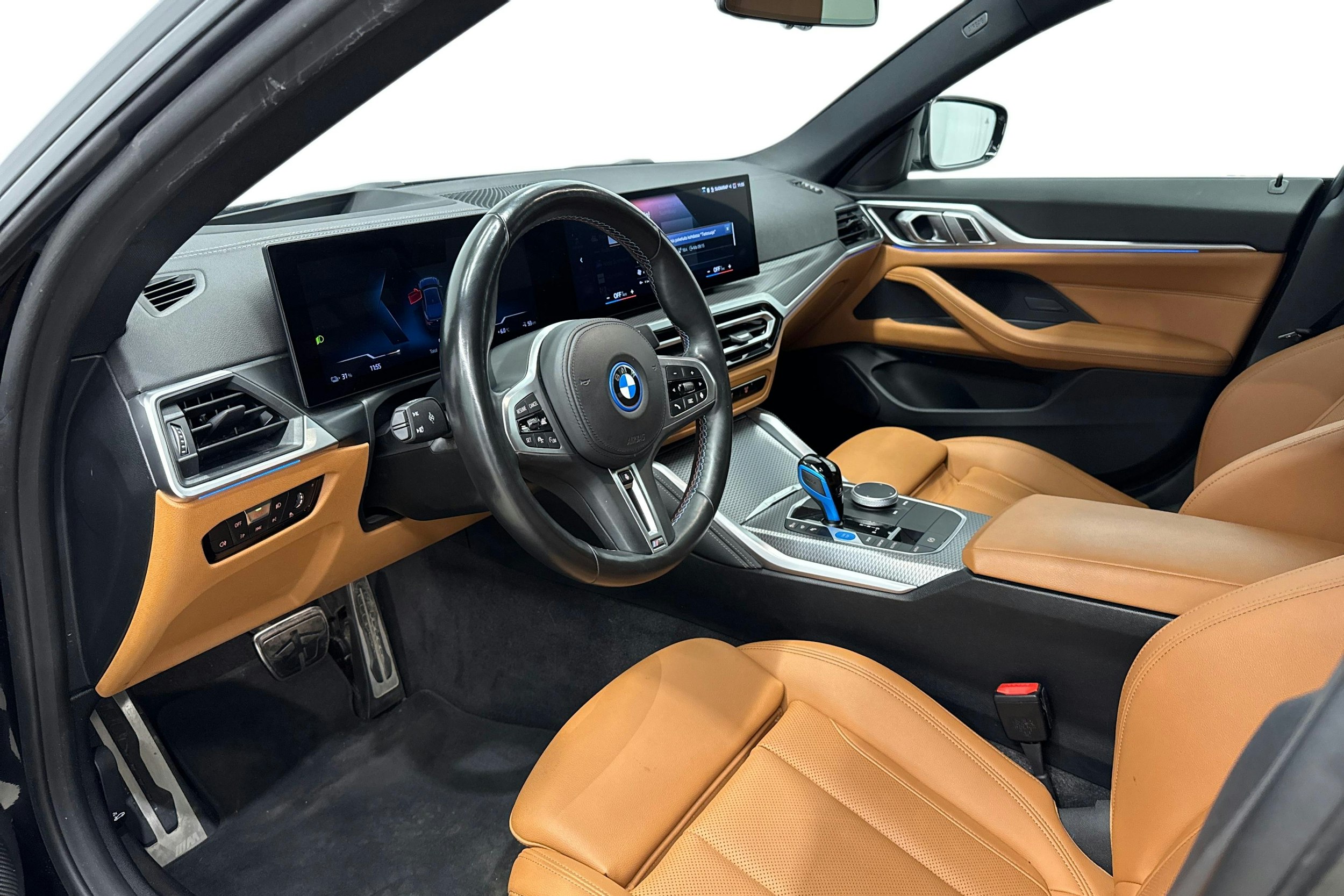 musta BMW i4 M50 2023 kuva 7.