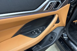 musta BMW i4 M50 2023 kuva 19.