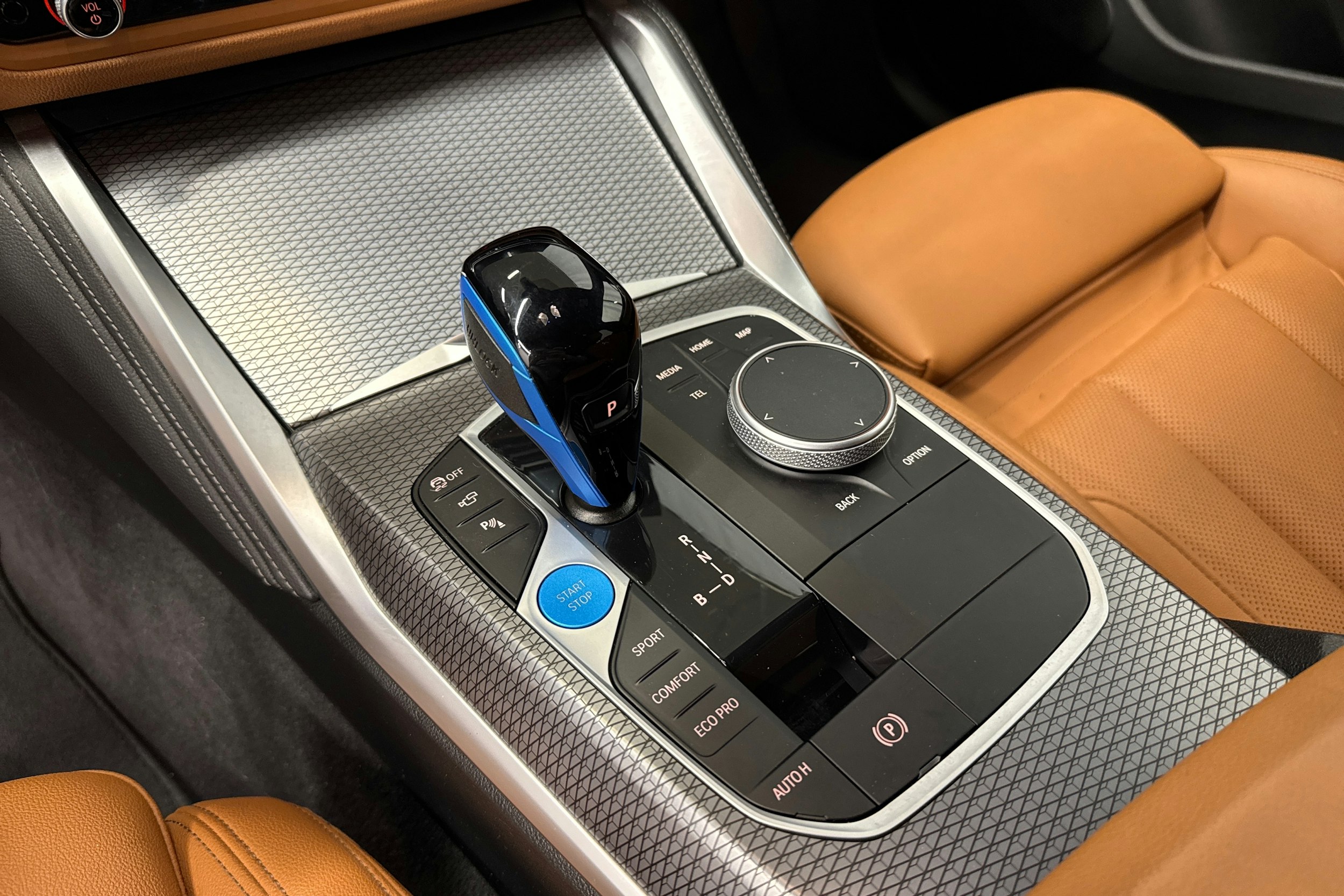 musta BMW i4 M50 2023 kuva 21.