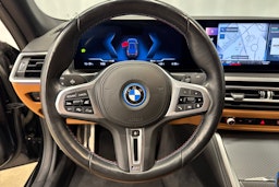 musta BMW i4 M50 2023 kuva 23.