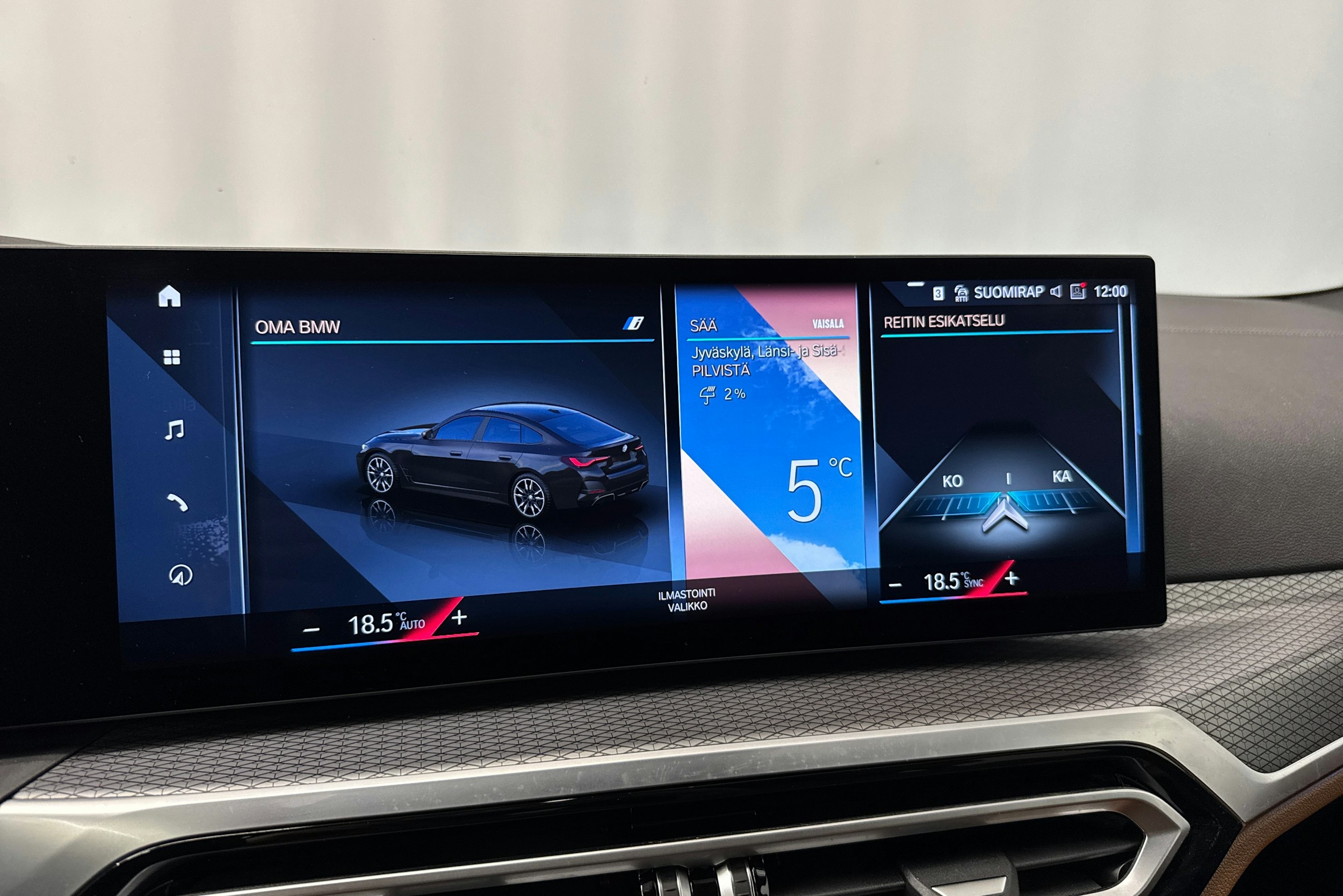 musta BMW i4 M50 2023 kuva 26.