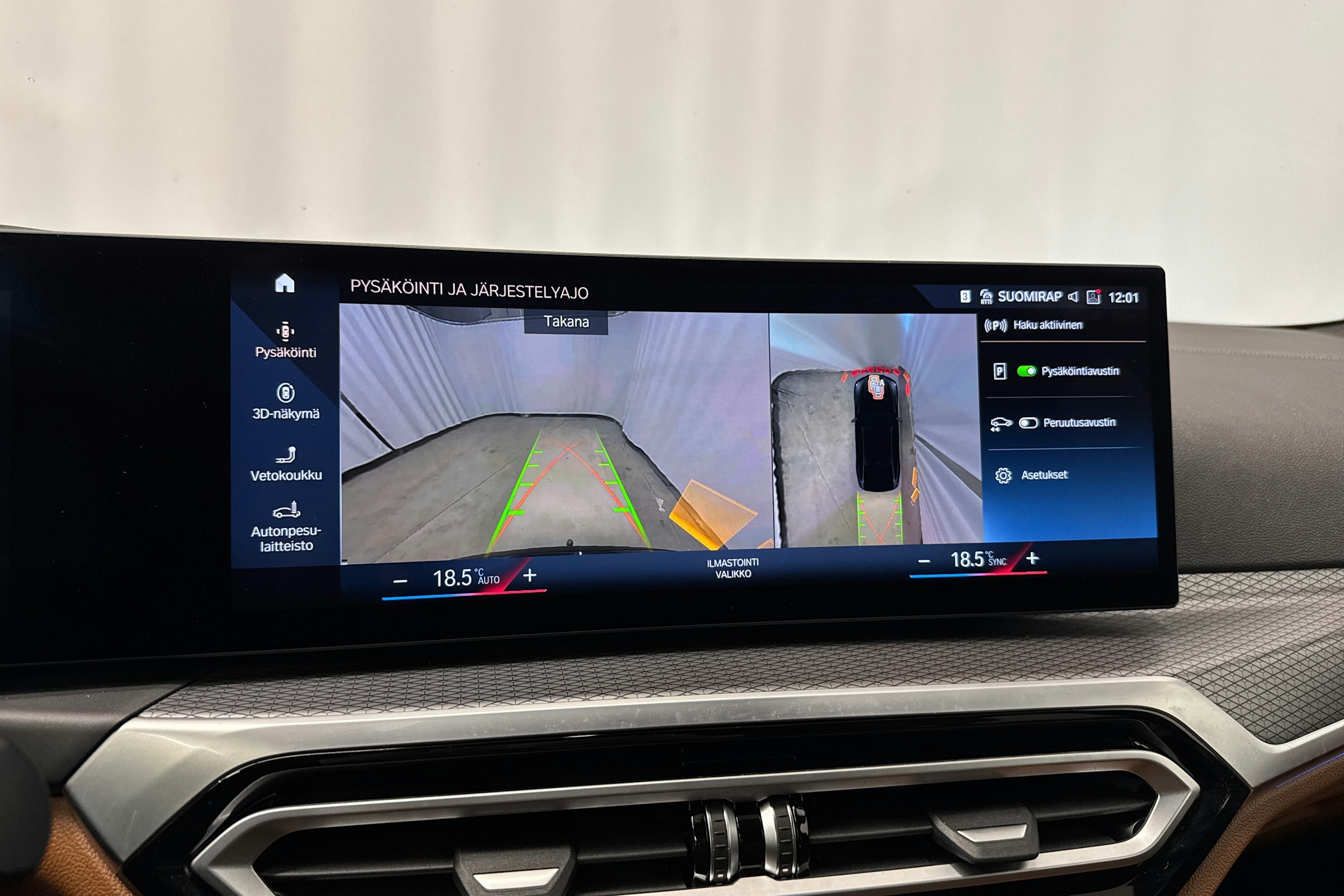 musta BMW i4 M50 2023 kuva 32.