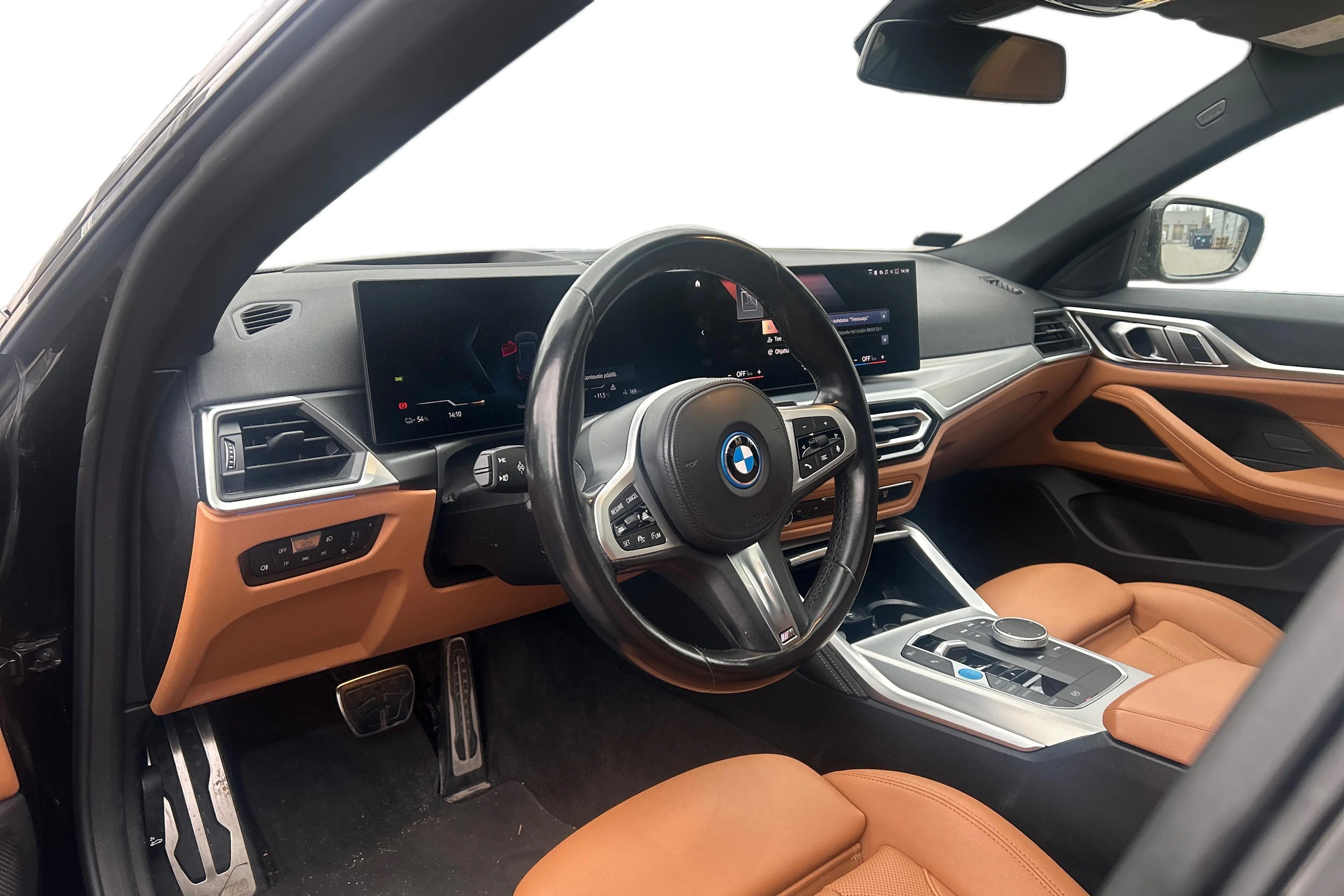 musta BMW i4 2023 kuva 3.