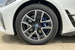 valkoinen BMW i4 M50 2023 kuva 27.