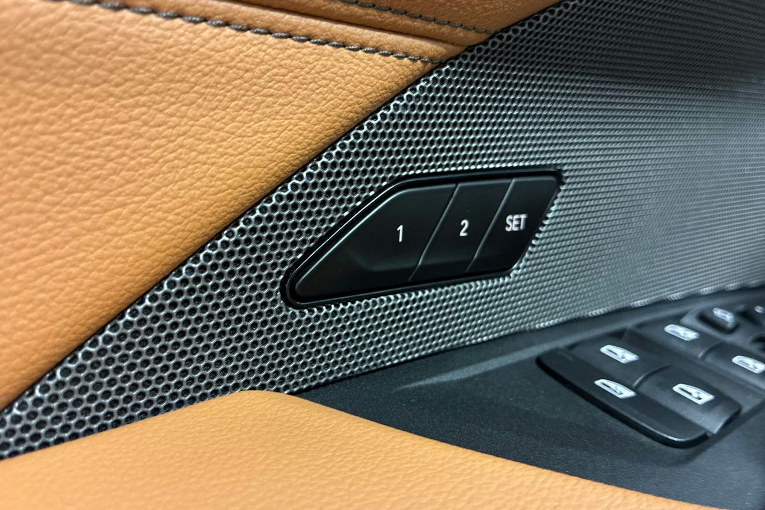 Vihreä BMW i4 2023 kuva 14.