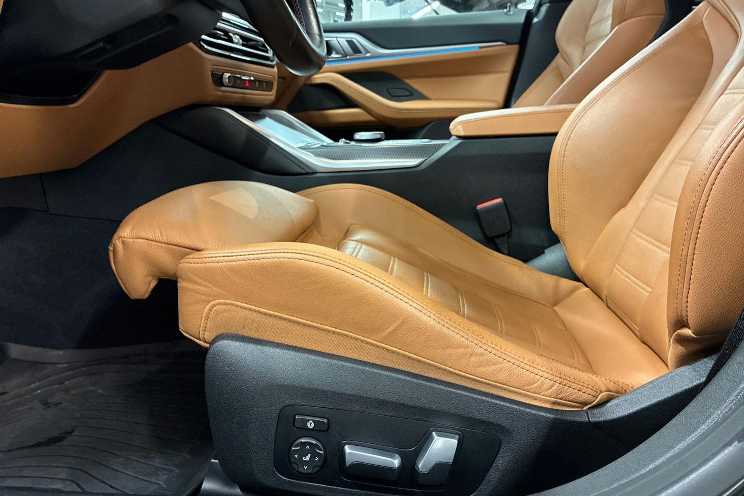 Vihreä BMW i4 2023 kuva 16.