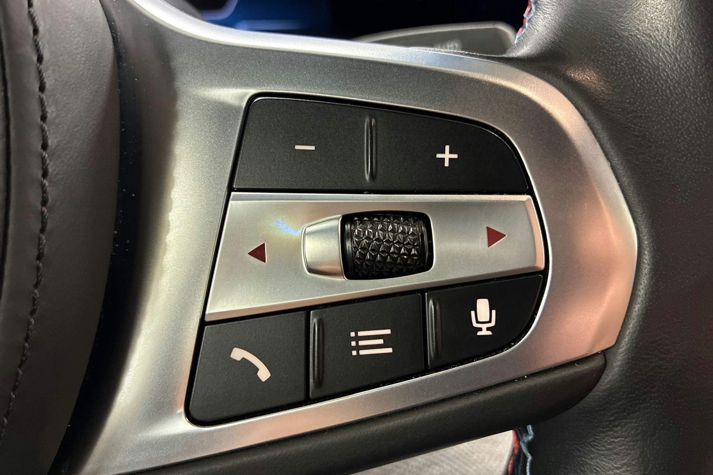 Vihreä BMW i4 2023 kuva 18.